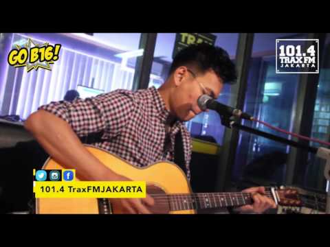 #TraxFMGOB16 Rendy Pandugo - Photograph (COVER)