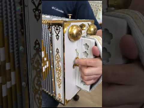 Прекрасные тальянки от мастера гармоник Айрата Харисова.