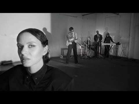 Kasia Lins - Śmierć w bikini