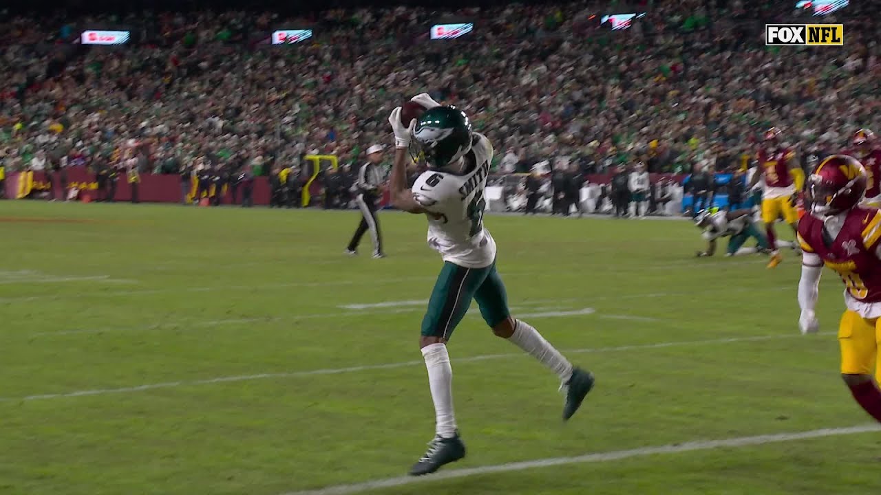 Eagles' TD! Hurts calls up Smith for a Philly TD