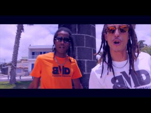 DILMA X ZAMZY "L'AIR EST HUMIDE" STREET CLIP JANVIER 2017  OFFICIEL