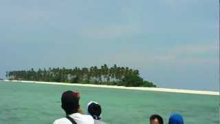preview picture of video 'LauzZy_white @ PANAMPANGAN ISLAND (The famous moon shape Island coated with white Sand)'