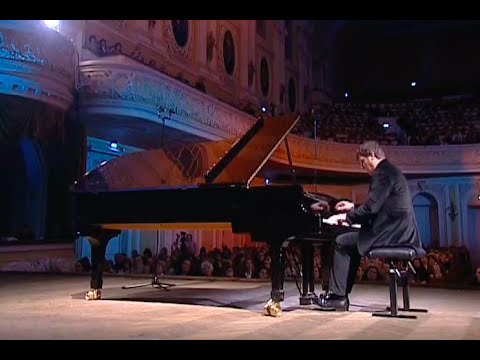Boris Berezovsky plays Rachmaninoff 13 Preludes, op. 32 - video 2007