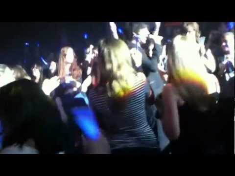 120406 SS4 in Paris - Kyuhyun and Yesung walking in the crowd