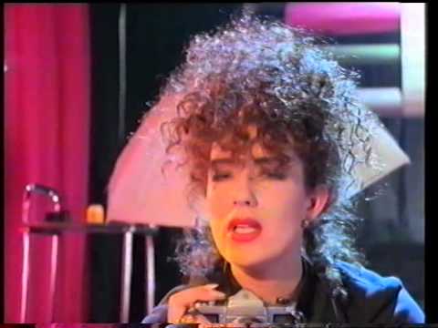 Scarlet Fantastic - Plug Me In (To the Central Love Line)