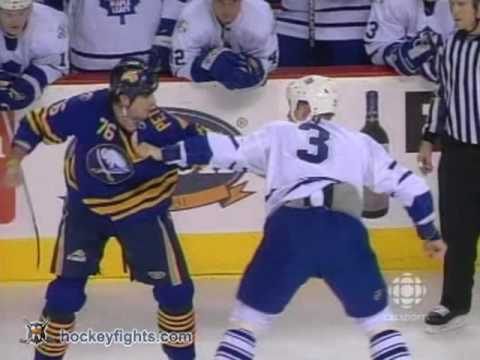 Wade Belak vs Andrew Peters