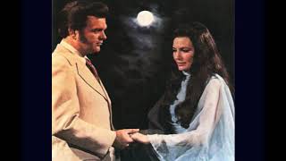 Conway Twitty &amp; Loretta Lynn - Playing House Away from Home