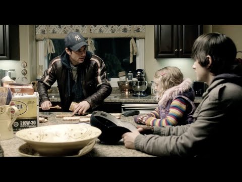 War of The Worlds (2005) - Laura Scudder's Peanut Butter Sandwich