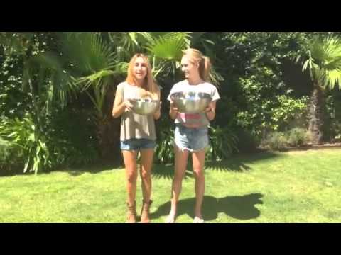 Berta Collado y Patricia Conde ALS Ice Bucket Challenge
