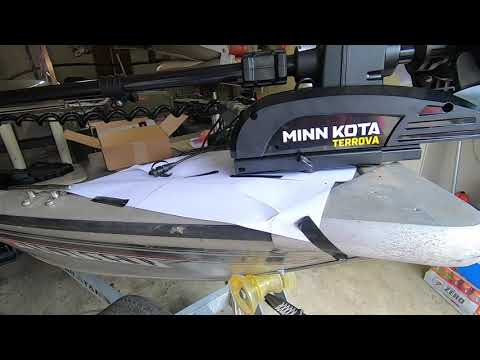 Installing a Minn Kota Terrova using a quick release mount.