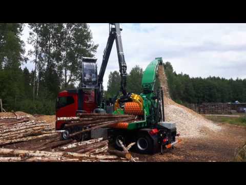 Bruks 1006PT the first touch by new owner for the very new 1006PT chipper!