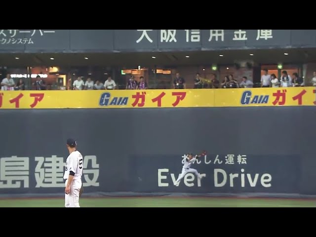 【9回表】「エア・ユウヤ」!! バファローズ・小田 ジャンプ一番で好捕!! 2017/7/11 Bs-F