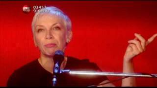 Annie Lennox - Bridge Over Troubled Water HQ (Sport Relief, 19.03.2010)