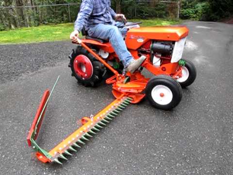 Simplicity 725 Tractor with Sickle Bar Mower