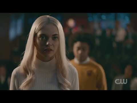 Tall On My Throne - Legacies 2x15 Music Scene