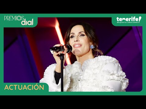 MALÚ - Ausente + Ahora tú con Luis Fonsi (en directo) | Premios Dial 2024