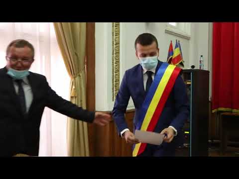 eBihoreanul.ro / Paul Lelea - Noul primar și noii consilieri locali din Oradea au depus jurământul