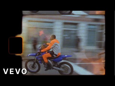 Skillibeng feat Vybz Kartel - Internet War              (Music Video) (Defend Miself)