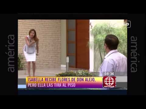 Isabella recibe Flores de Don alejo - Al fondo hay Sitio Noticias - 23-03 -2015