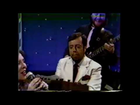 Sergio Mendes, Joe Pizzulo & Leeza Miller LIVE 1983