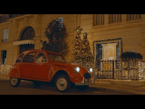 2CVParisTour: Paris Christmas Lights in a Classic 2CV car