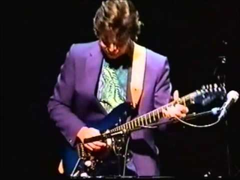 Tommy and Phil Emmanuel 2001,France, play The Shadows,"Apache".