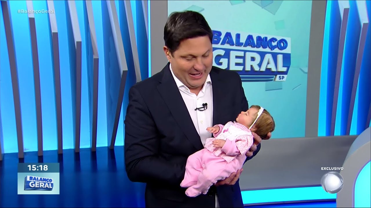 Influenciadoras causam polêmica com rotina de cuidados de bonecos reborn | BALANÇO GERAL