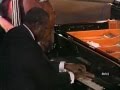 Oscar Peterson Trio, 'Wave' (Tom Jobim) - Alex Suzano Oscar Peterson Trio, 'Wave' (Tom Jobim)