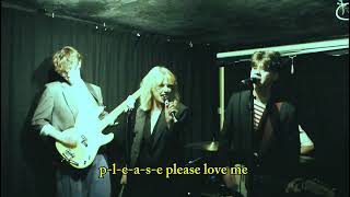 GIFTHORSE - Please Love Me (Live Video)