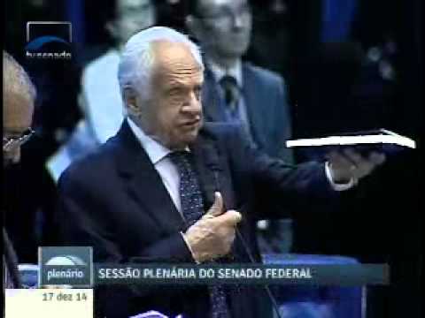 Pedro Simon cumprimenta Renan por redução de gaspos com passagens