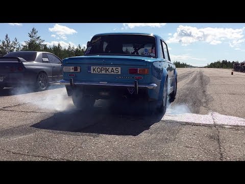 Nissan Skyline GT-R R32 RB30DET vs VAZ 2101 Coupe 4G63T 1/4 mile drag race