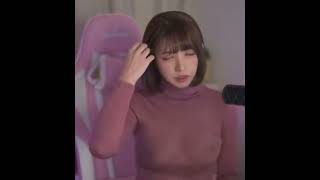 生地が薄いニット