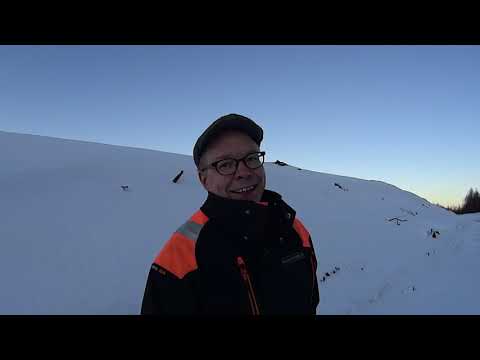 Metsolan Metsäkoulu 90, Elekeekä lingotko kiviä ja lunta sinne kassaan!