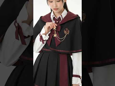 黑紅罩袍短裙制服