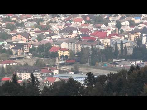 Tren de marfa Unicom trece prin Gura Humorului (filmat de pe partie)