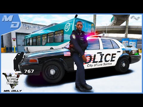 PLAYING AS A POLICE OFFICER IN GTA 5 - HOT BUS PURSUIT | GTA 5 LSPDFR MOD
