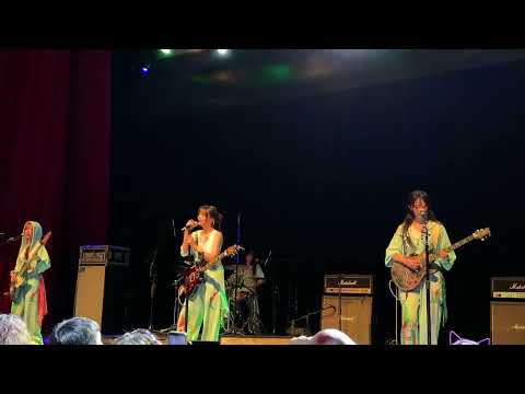 251111 QWER - 눈물참기 (Rockation in Fort Worth)