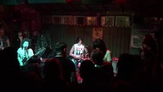 The Coathangers- Burn Me LIVE