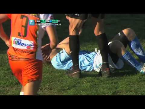 Le pegó un codazo adelante del árbitro.All Boys-Temperley.Fecha 9.Torneo Primera B Nacional 2014.FPT