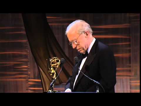 Barbara Walters presents David Frost with the 2009 International Emmy Founders Award