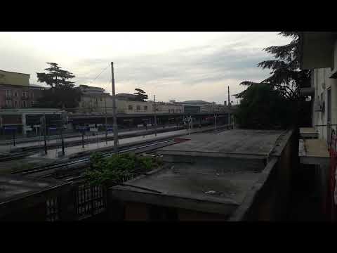 Intercity Notte Siracusa/Palermo Centrale- Roma Termini in transito alla stazione di Battipaglia.