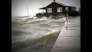 preview picture of video 'Calm Before the Storm -The northern edge of Sandy caressing the  Bellport Village Dock'
