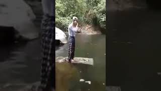 Download lagu Subhanallah kakek ini sholat diatas air mp3