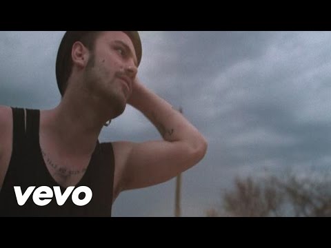 Soan - A tire-d'aile (Clip officiel) ft. Melissmel