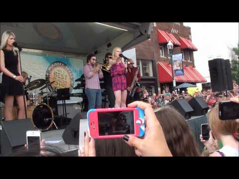 (HD) Hollie Cavanagh - "The Climb" - Homecoming