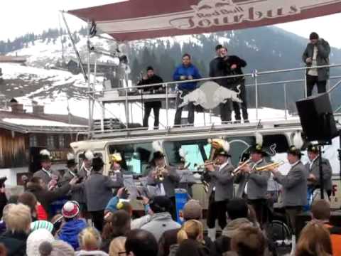 Blumentopf & die Musikkapelle Münsingen -  So lala (live @ untere Firstalm Bayern 2011)