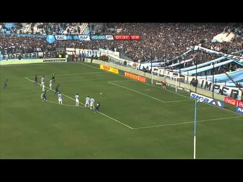 Sara le atajó el penal a Sand