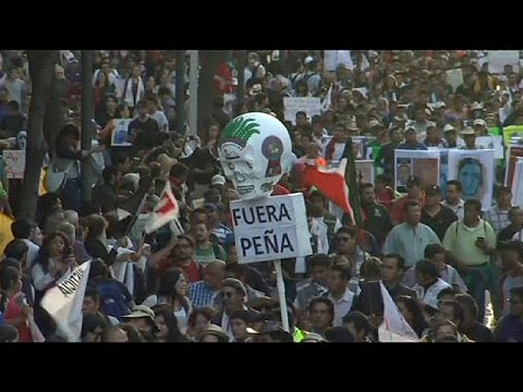 Mexiko-Stadt: Tausende protestieren wegen Verschwinden von 43 Studenten
