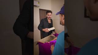 Family को Surprise करने के लिए Beta लाया ये Phones! 😱 #shorts