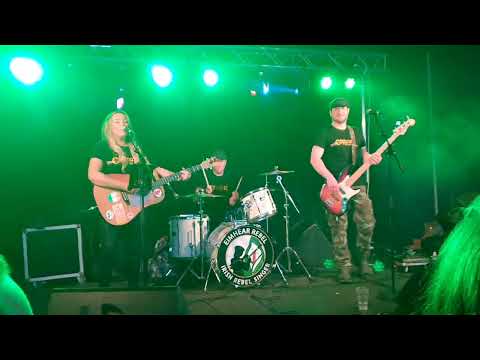 Eimhéar Ní Ghlacaín - We're top of the league Celtic (Live at Rebel Fest Donegal, 2023-04-30)